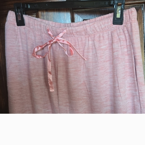 Pink Lounge Set - Picture 2 of 7